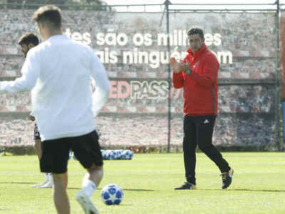Benfica em treino antes do Ajax