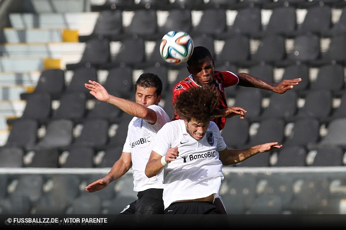 V. Guimares B v Olhanense Segunda Liga J12 2014/15