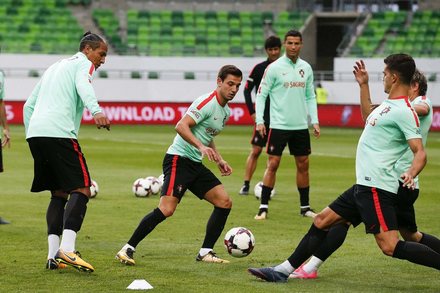 Portugal chega e treina na Hungria