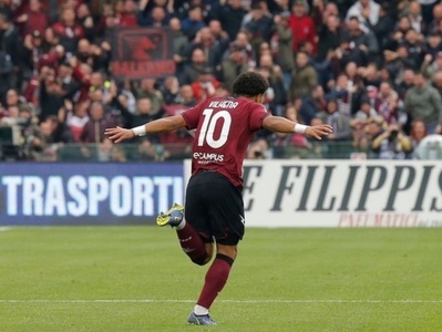 Tonny Vilhena (NED)