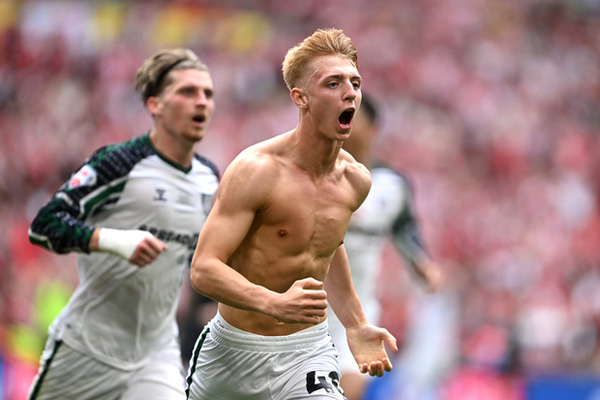 Sunderland schlgt Sheffield United und gewinnt den Football League Championship Pokal
