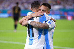 Argentinien schlgt Kolumbien und gewinnt den Titel