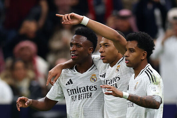 Real Madrid schlgt Pachuca und gewinnt den Intercontinental Cup Pokal