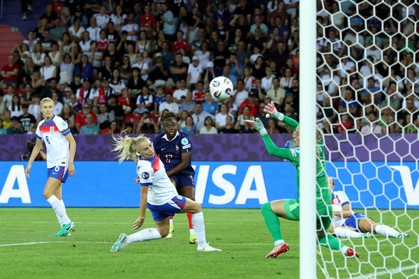 Frankreich triumphiert in spannendem Match gegen England bei der Frauen EM 2025