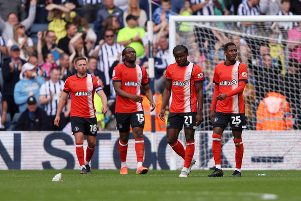 West Bromwich triumphiert ber Luton Town in spannendem Championship Match