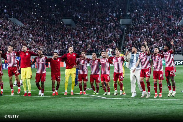 Olympiacos berwindet Aston Villa