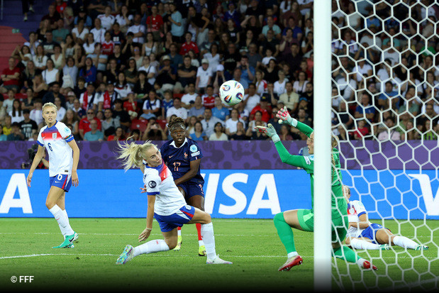 Frankreich triumphiert in spannendem Match gegen England bei der Frauen EM 2025